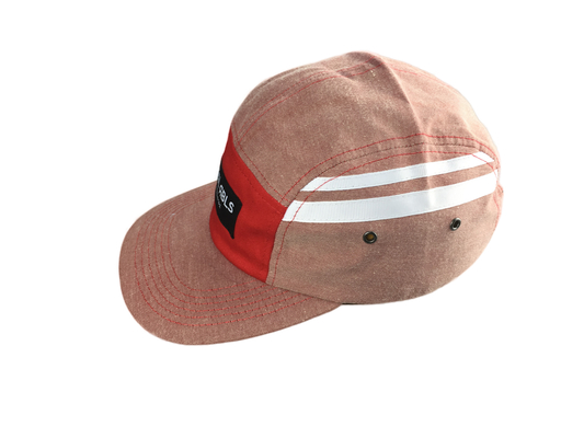Fashionable 5 Panel Camp Caps With Flat PU Visor And Woven Label Logo