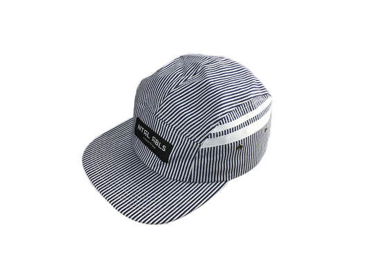 Fashionable 5 Panel Camp Caps With Flat PU Visor And Woven Label Logo